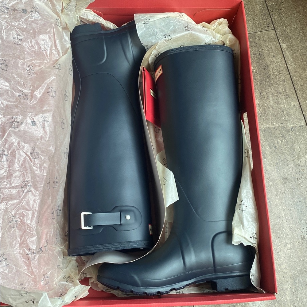 NWT Hunter Original Tall Rain Boots - Navy